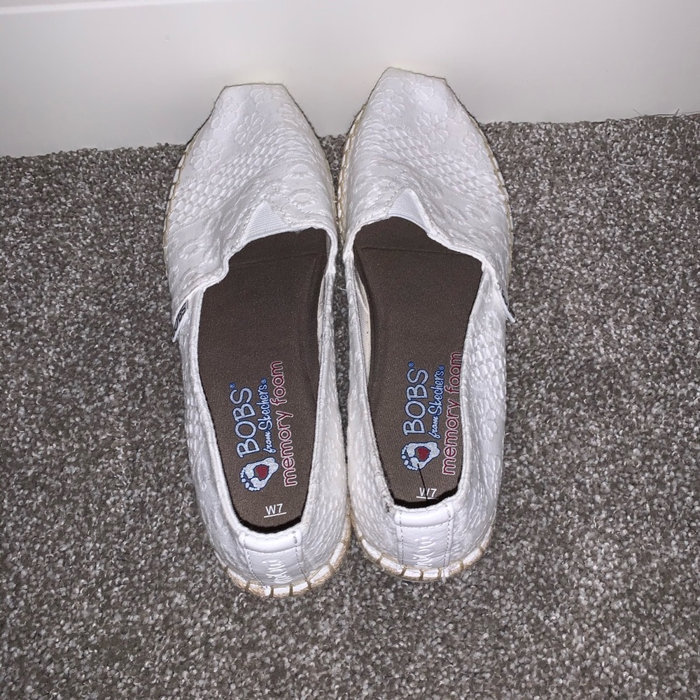 white Bobs